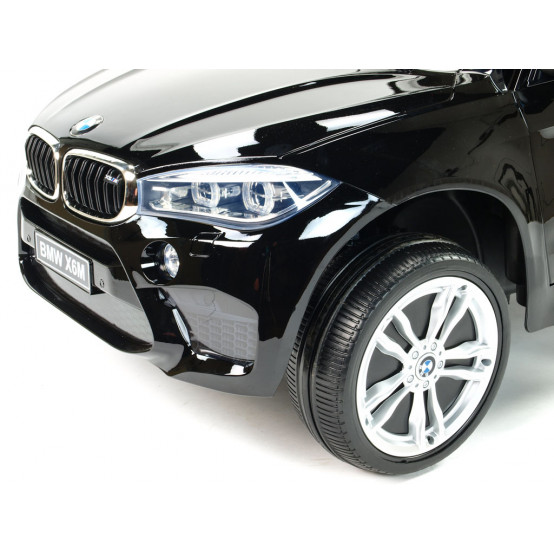 BMW X6 M s 2.4G ovladačem, čalouněnou sedačkou, AUX, TF, USB, ČERNÉ LAKOVANÉ